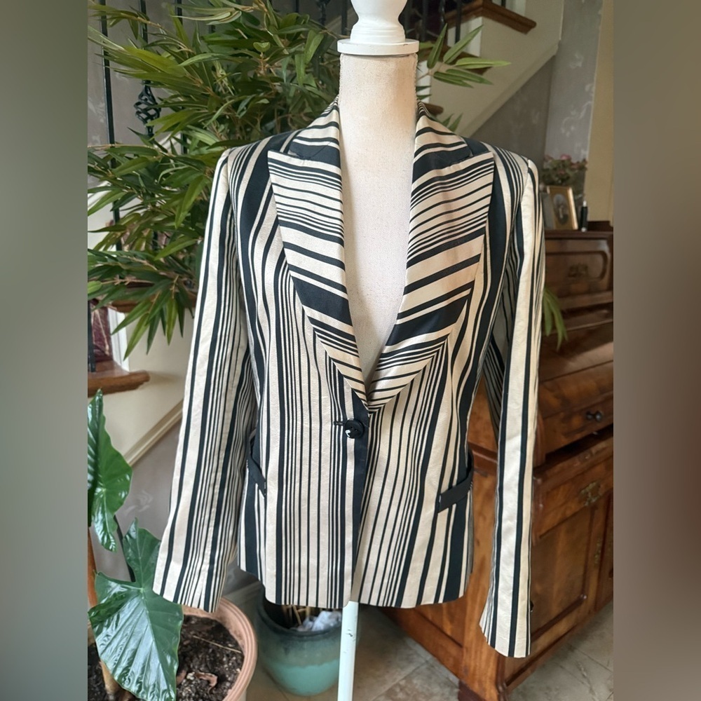 Dana Buchman ladies long sleeve jacket/blazer size 8 good condition - Picture 4 of 15